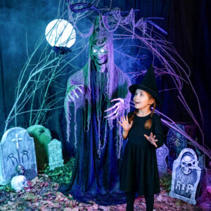 Hexen-Horrorbaum mit Licht und Sound 2 m Halloween-Dekoration